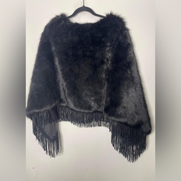 Philanthropy fux fur poncho size, small/medium - Picture 6 of 8
